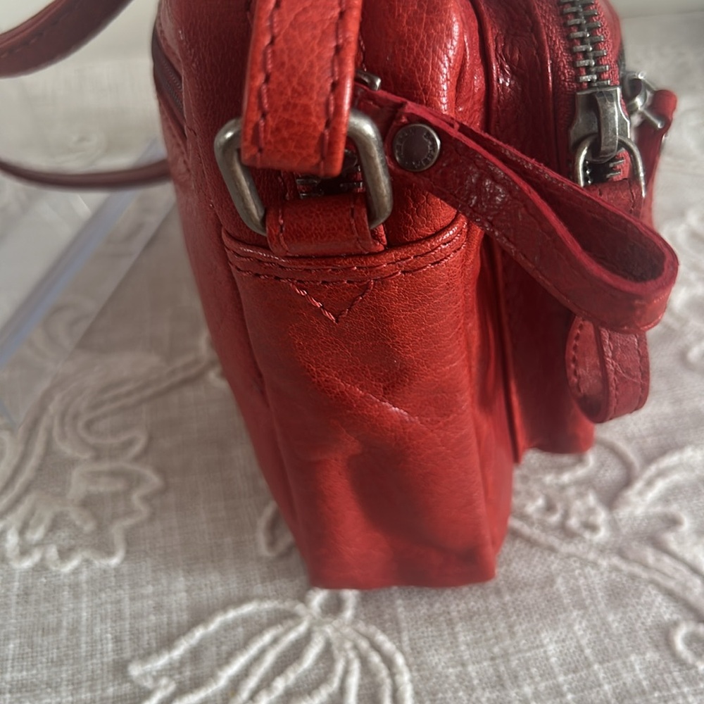 Spike & Sparrow Red Leather Camera Bag Style Crossbody - Picture 4 of 16